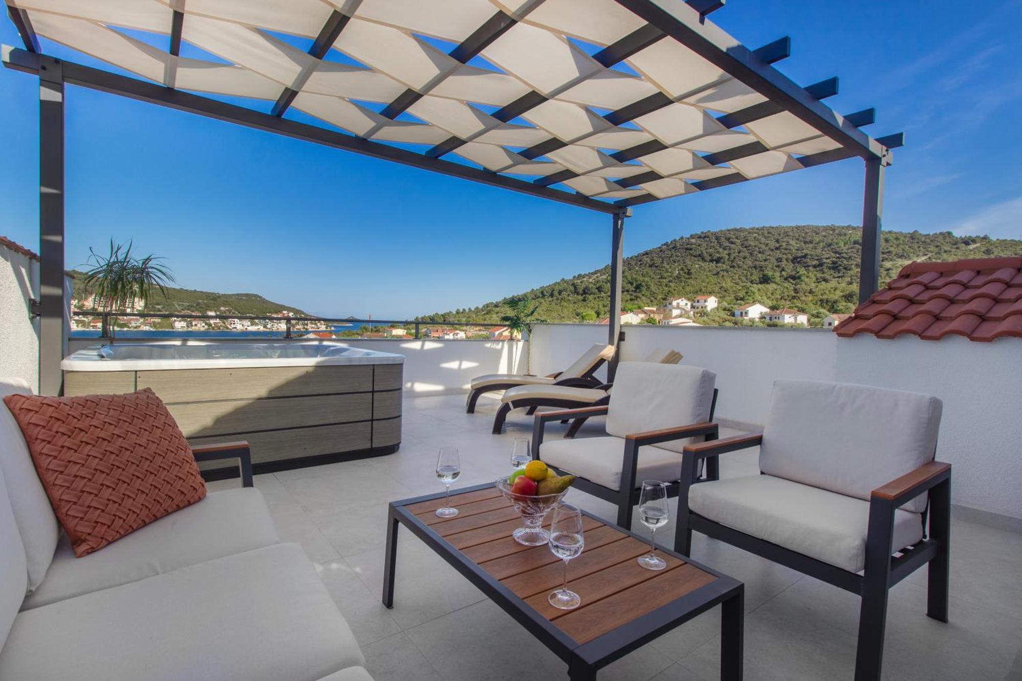 Villa Dalmatian Child With Swimming Pool, Close To The Beach Vinišće Esterno foto