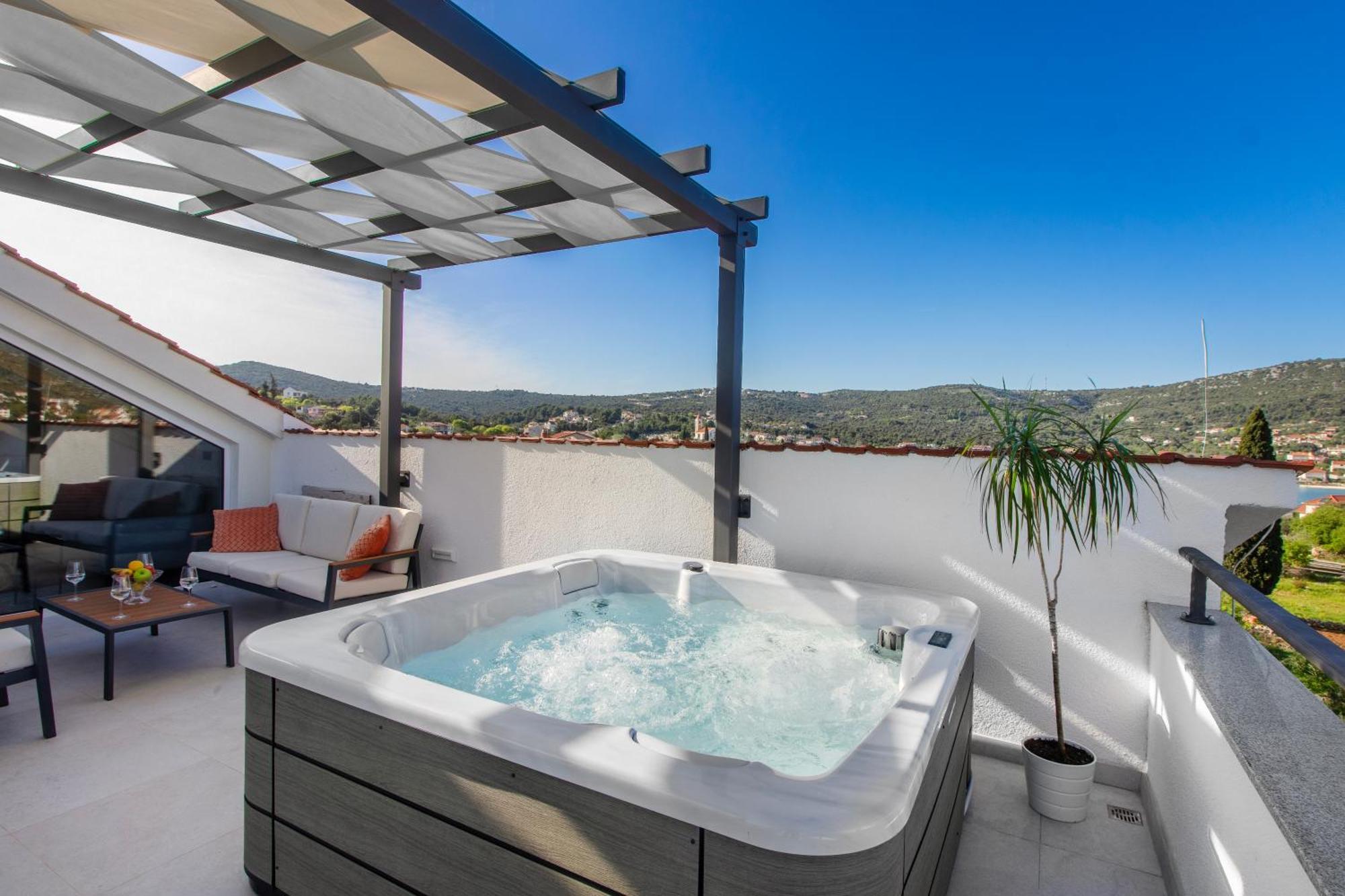 Villa Dalmatian Child With Swimming Pool, Close To The Beach Vinišće Esterno foto